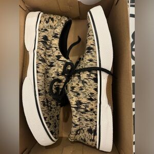 NWT Mens Sperry Size 9